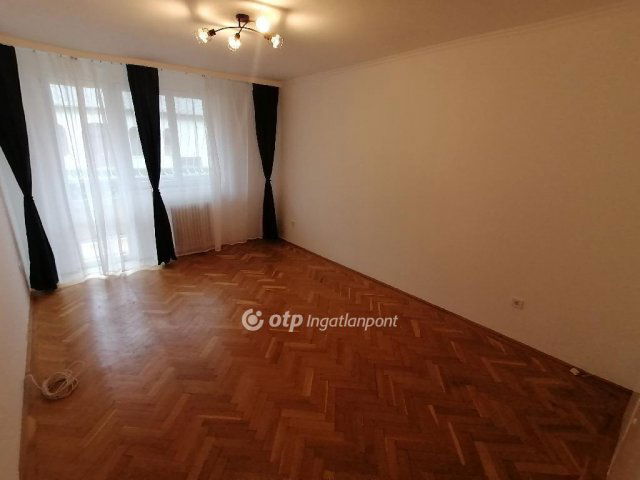 Eladó téglalakás, Debrecenben 74.9 M Ft, 3 szobás