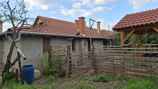 Eladó családi ház, Orosházán 11.5 M Ft, 2+1 szobás