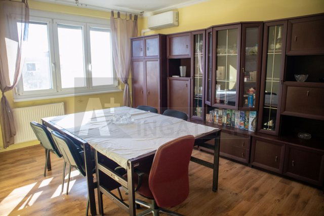 Eladó panellakás, Szegeden 45 M Ft, 2 szobás