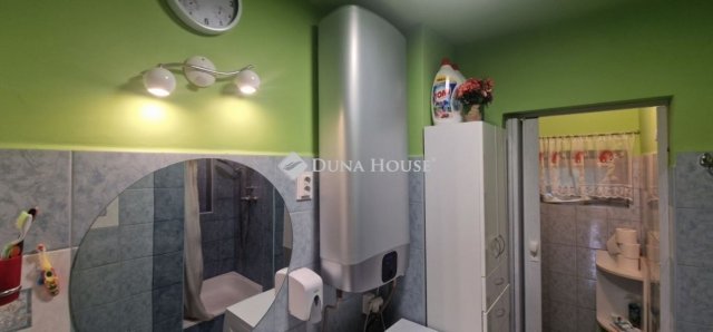 Eladó családi ház, Gárdonyban 93 M Ft, 5 szobás