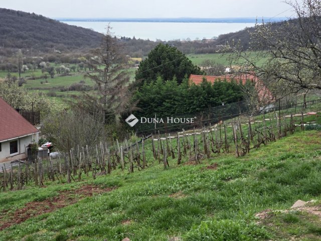 Eladó telek, Felsőörsön 15 M Ft / költözzbe.hu