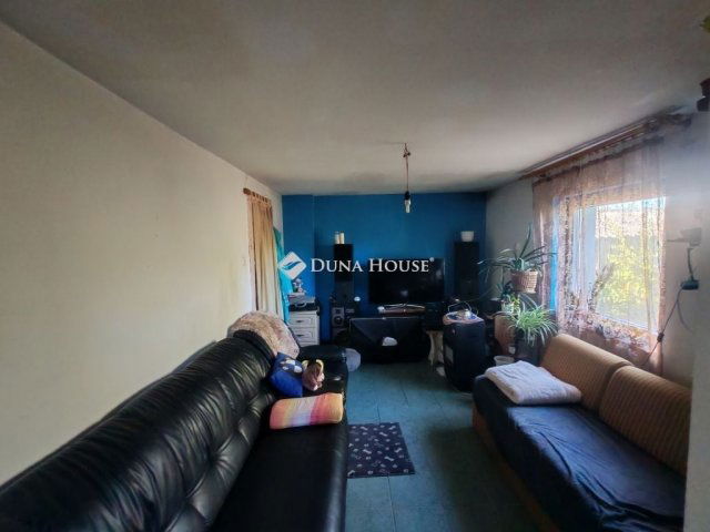 Eladó családi ház, Pilisen 19.5 M Ft, 2 szobás