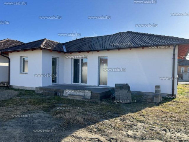 Eladó ikerház, Taksonyon 98.8 M Ft, 5 szobás