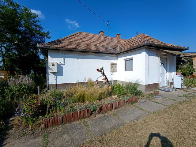 Eladó családi ház, Szentmártonkátán 28.99 M Ft, 2 szobás