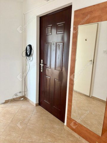 Eladó panellakás, Oroszlányban 27.99 M Ft, 3 szobás