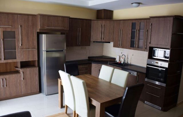 Kiadó sorház, albérlet, Debrecenben 650 E Ft / hó, 4 szobás