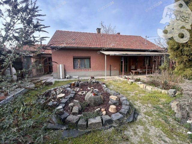 Eladó családi ház, Nagykőrösön 19.5 M Ft, 3 szobás