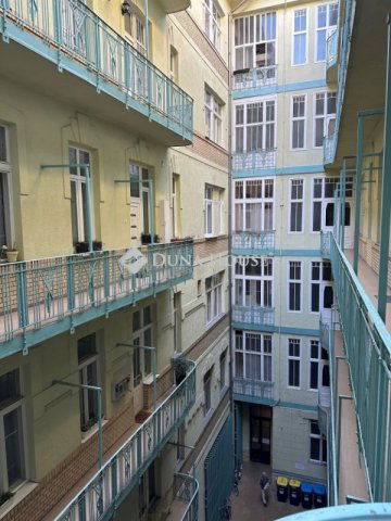 Eladó téglalakás, Budapesten, V. kerületben 136 M Ft, 3 szobás