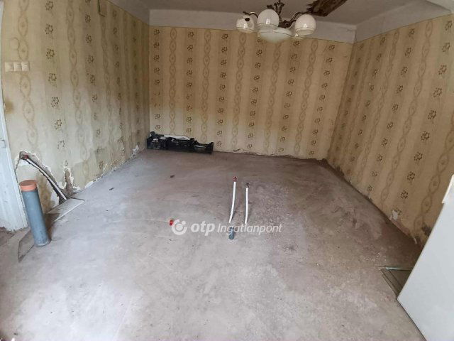 Eladó családi ház, Belvárdgyulán 15 M Ft, 2 szobás