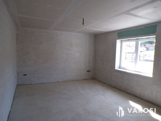 Eladó családi ház, Eszteregnyén 39.9 M Ft, 4 szobás