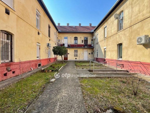 Eladó téglalakás, Budapesten, IV. kerületben 34.9 M Ft, 1 szobás