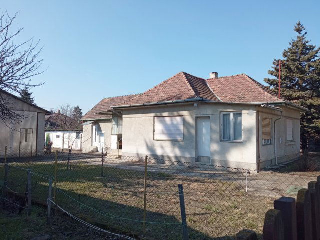 Eladó családi ház, Budapesten, XVII. kerületben 76.9 M Ft