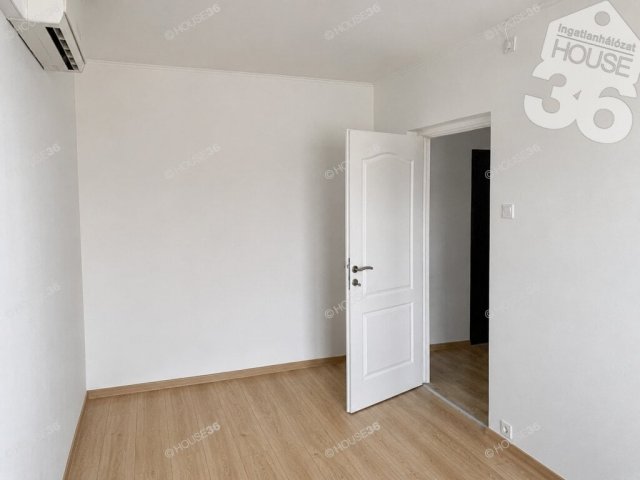 Eladó panellakás, Kecskeméten 43.9 M Ft, 2 szobás