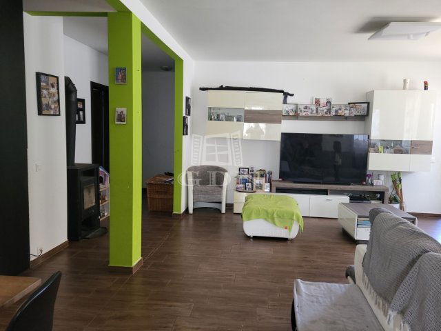 Eladó családi ház, Vépen 75 M Ft, 6 szobás