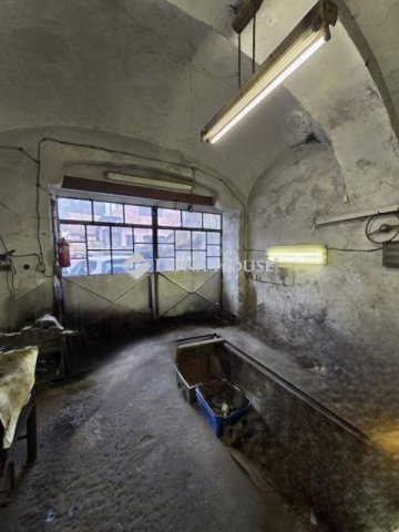 Eladó családi ház, Veszprémben 64.9 M Ft, 2 szobás