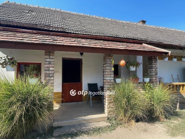 Eladó családi ház, Baracson 34.7 M Ft, 3 szobás