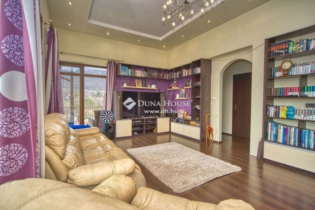 Eladó családi ház, Pilisszentkereszten 299 M Ft, 5 szobás