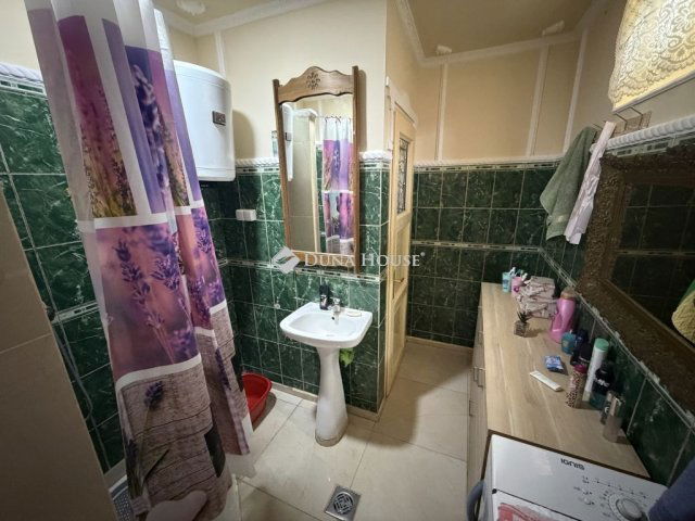 Eladó családi ház, Szarvason 130 M Ft, 5+1 szobás