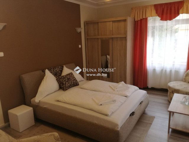Eladó hotel, Dédestapolcsányban 125 M Ft, 2 szobás
