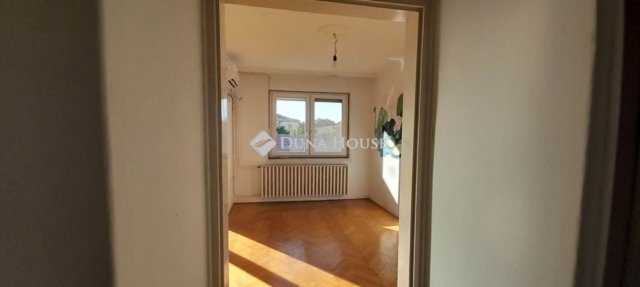 Eladó téglalakás, Szegeden 99.5 M Ft, 2 szobás