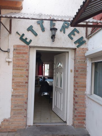Eladó üzlethelyiség, Bátaszéken 79.9 M Ft