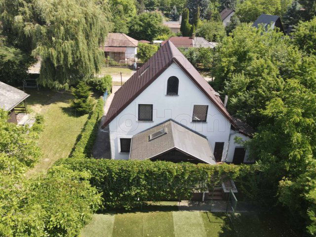 Eladó nyaraló, Velencén 119.9 M Ft, 5 szobás