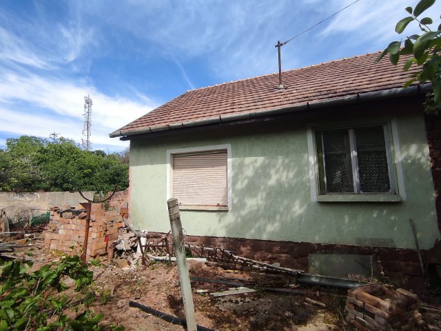 Eladó családi ház, Balatonalmádiban 43 M Ft, 2 szobás