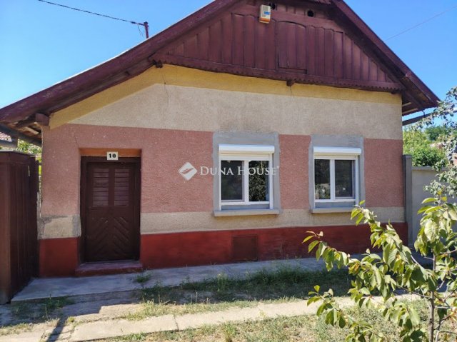 Eladó családi ház, Tótkomlóson, Arany János utcában 11 M Ft