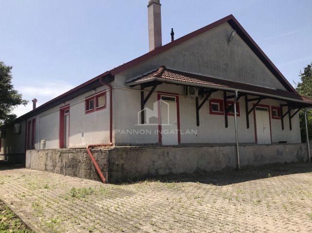 Eladó üzlethelyiség, Devecseren 130 M Ft / költözzbe.hu