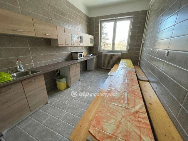 Eladó iroda, Dunaújvárosban 339 M Ft / költözzbe.hu