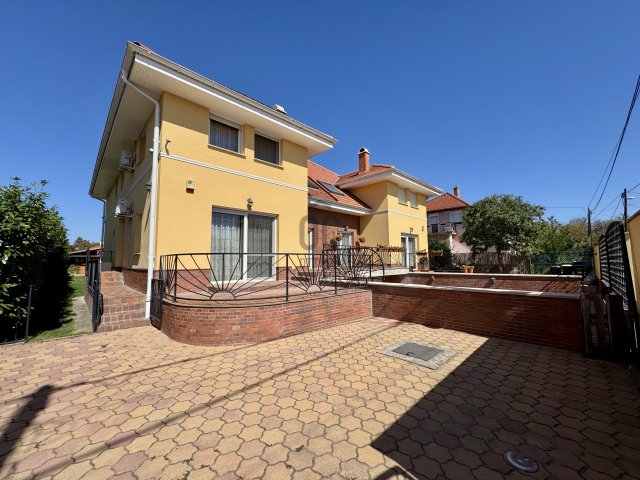 Eladó ikerház, Budapesten, XVIII. kerületben 169.9 M Ft, 6 szobás