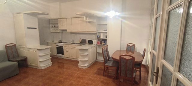 Kiadó téglalakás, albérlet, Budapesten, V. kerületben, 2 szobás