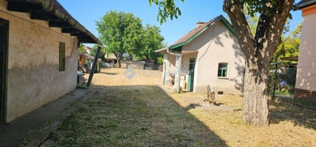 Eladó családi ház, Tápiószecsőn 23.9 M Ft, 2 szobás