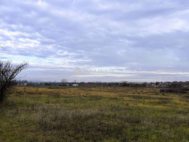 Eladó telek, Szigetszentmiklóson 68 M Ft / költözzbe.hu