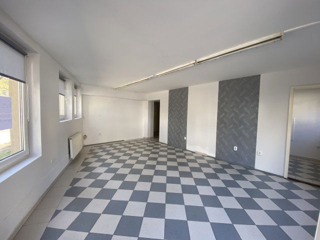 Kiadó üzlethelyiség, Győrött 280 E Ft / hó, 2+2 szobás
