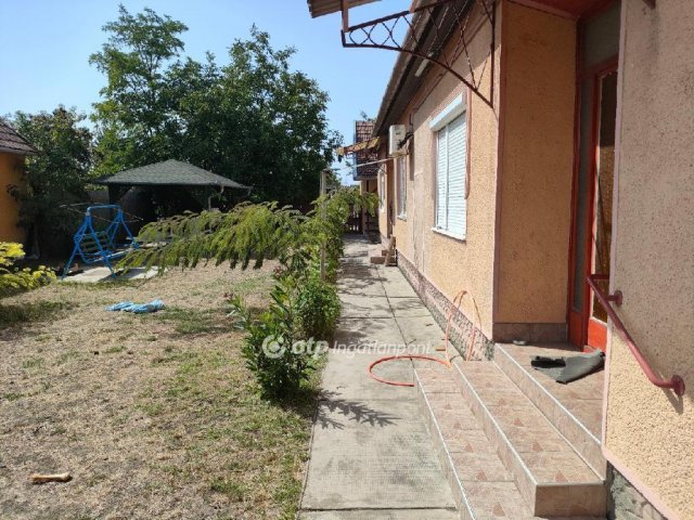 Eladó családi ház, Mezőberényben 73 M Ft, 3+1 szobás