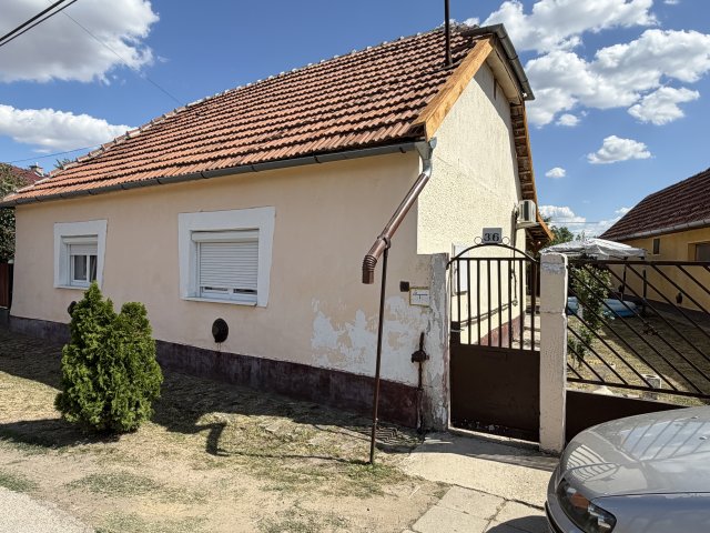 Eladó családi ház, Sarkadon, Zsarói utcában 14.9 M Ft, 3 szobás