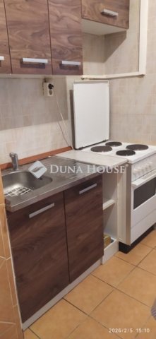 Eladó panellakás, Kecskeméten 35.9 M Ft, 1 szobás