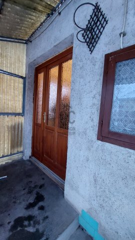 Eladó családi ház, Pápán 39.9 M Ft, 2 szobás