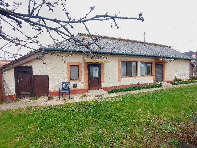 Eladó családi ház, Gesztelyben 21.99 M Ft, 3 szobás