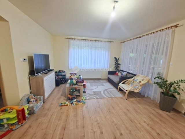 Eladó családi ház, Nagykozáron 104.9 M Ft, 2 szobás