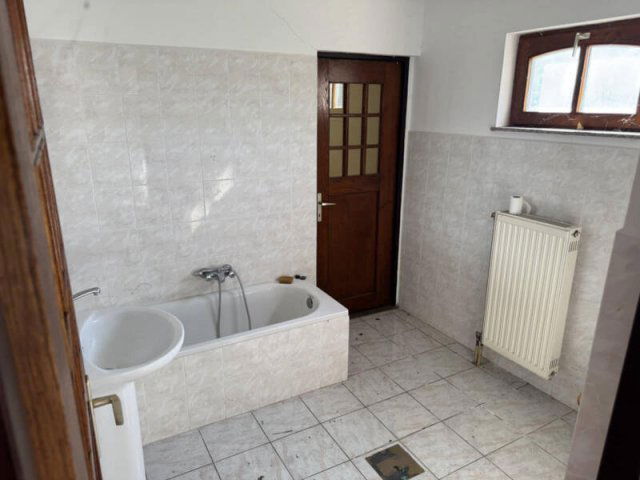 Eladó családi ház, Solymáron 129.9 M Ft, 4+1 szobás