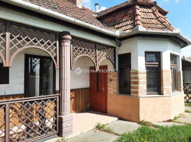 Eladó családi ház, Jászberényben 59 M Ft, 2 szobás