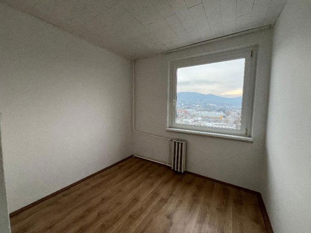 Eladó panellakás, Budapesten, III. kerületben 73.99 M Ft