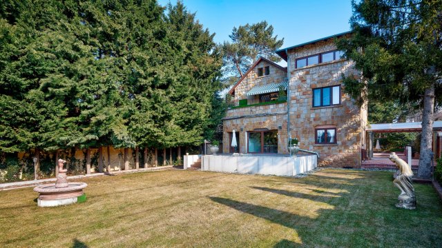 Eladó családi ház, Budapesten, II. kerületben 265 M Ft, 8 szobás