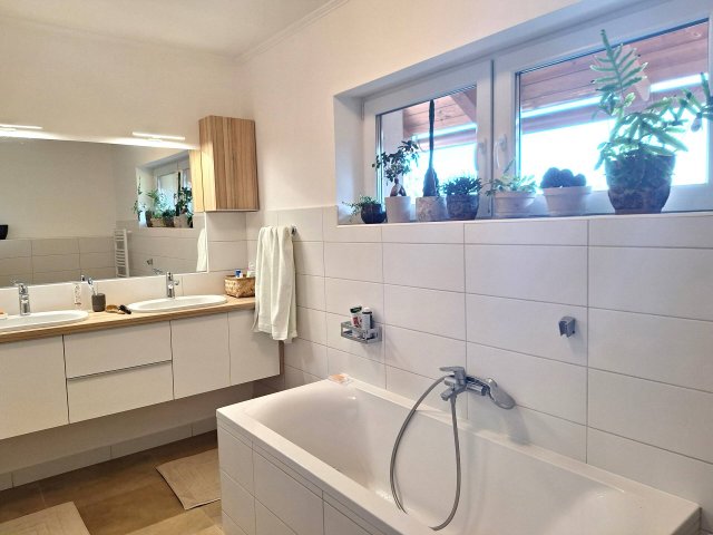 Eladó családi ház, Budajenőn 169 M Ft, 4+1 szobás