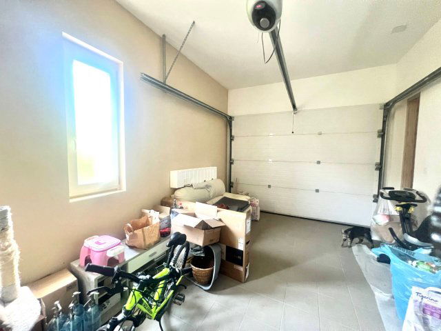 Eladó családi ház, Sződön 120 M Ft, 5 szobás
