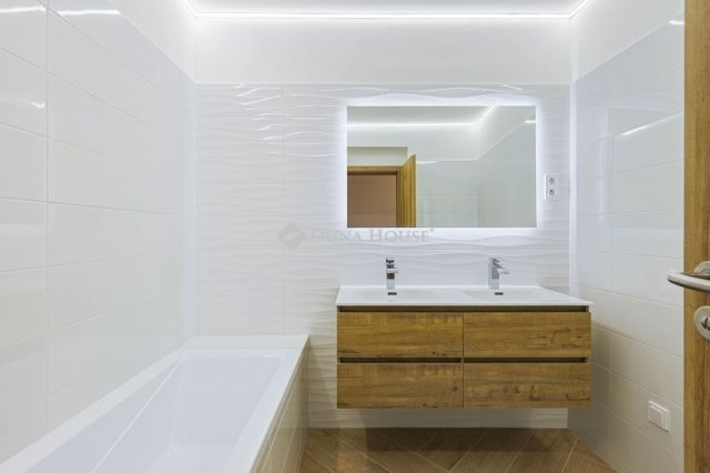 Eladó családi ház, Budapesten, XVIII. kerületben 229.99 M Ft