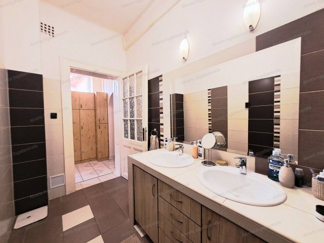 Eladó családi ház, Nyíregyházán 82 M Ft, 4 szobás