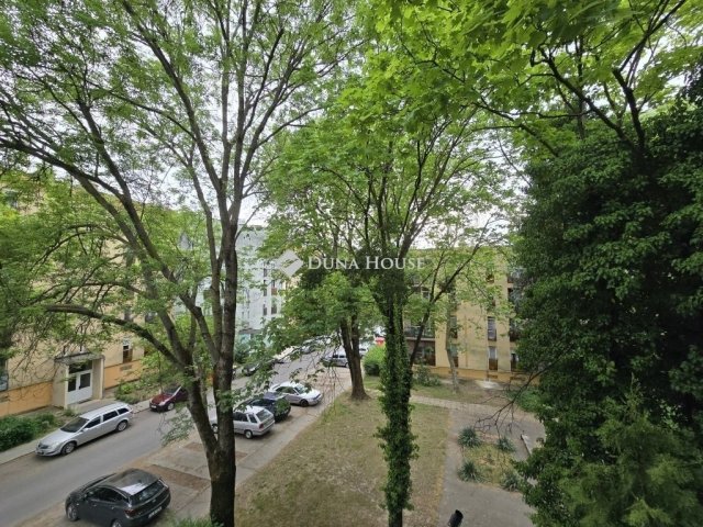 Eladó panellakás, Pécsett 48.99 M Ft, 2 szobás